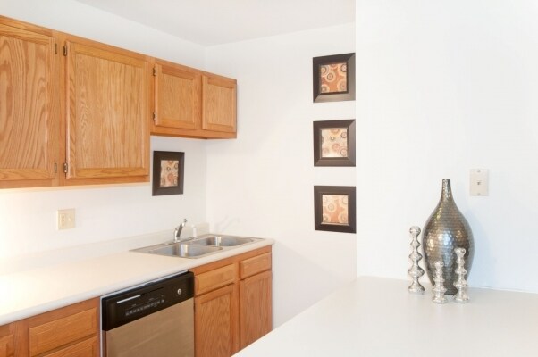 Foto del edificio - 1005 W Stoughton St