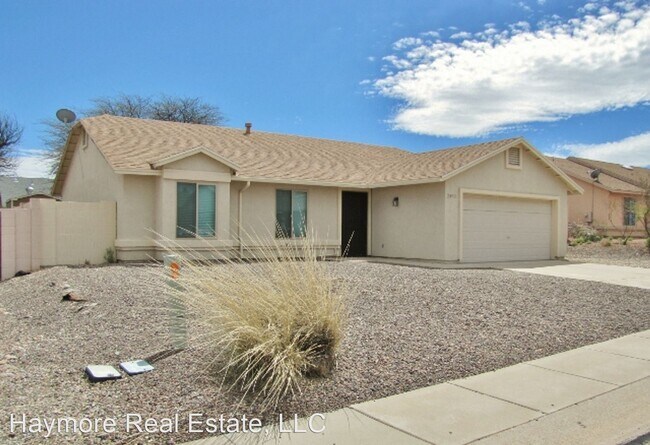 Foto del edificio - 3 br, 2 bath House - 2490 Thunderbird Drive