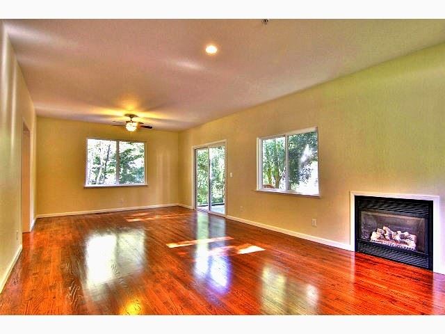 Building Photo - 220 W Hilton Dr