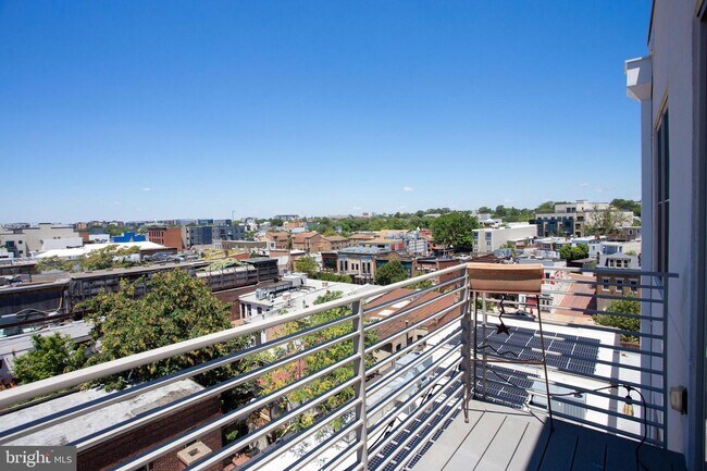 Foto del edificio - 1350 Maryland Ave NE