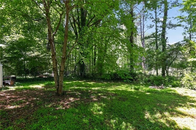 Building Photo - 1480 Edinburgh Dr