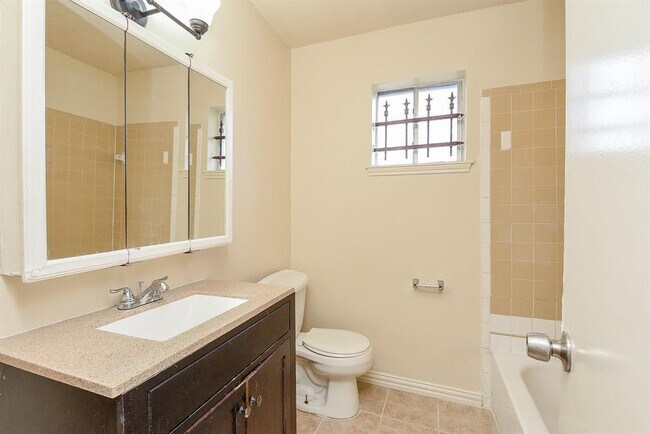 Building Photo - 7950 Claiborne St