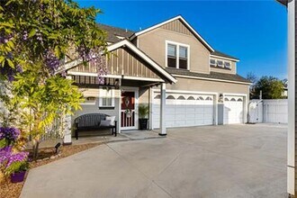 Building Photo - 327 N Harwood St