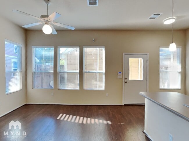 Building Photo - 2216 Zach Scott St