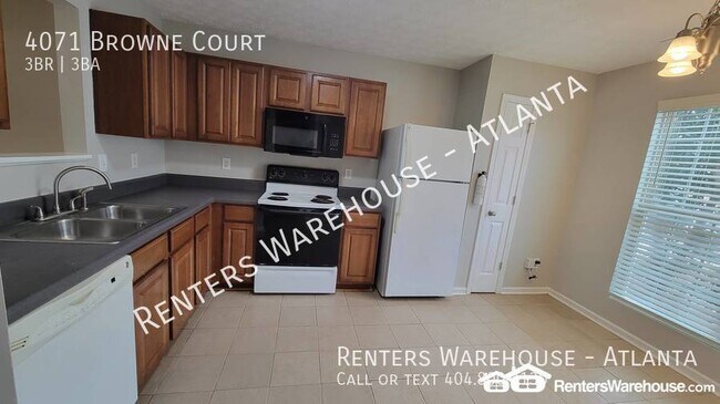 Building Photo - Spacious 3 Bedroom Townhome in Conley!