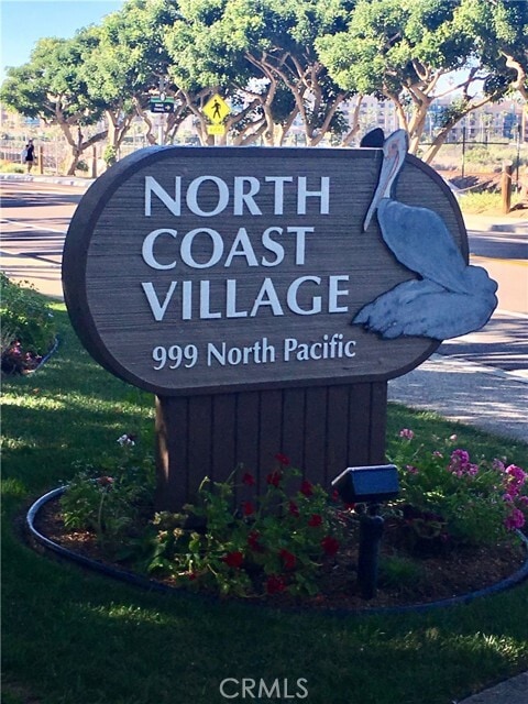 Building Photo - 999 N Pacific St