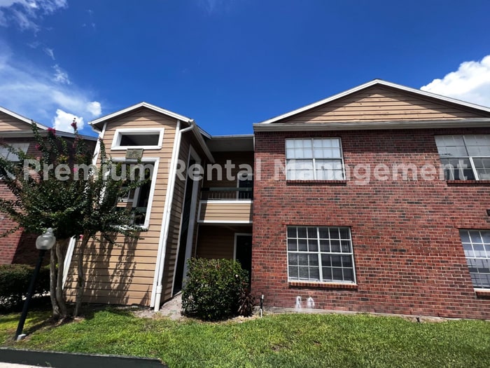 3/2 Regency Gardens 1st Floor Condo with New Plank Fooring, Stainless Appliances, and Fresh Paint! - 3/2 Regency Gardens 1st Floor Condo with New Plank Fooring, Stainless Appliances, and Fresh Paint!