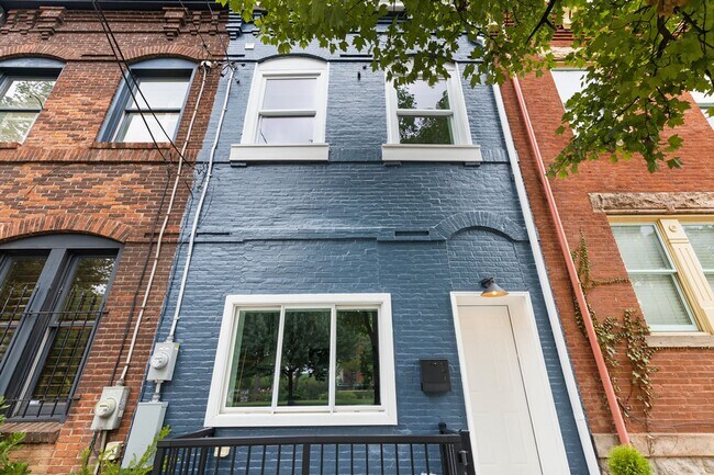 Foto del edificio - Furnished Luxury Home for Rent-Historic Deutschtown/Northside