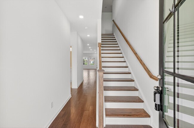 Building Photo - 4909 Russell David Dr