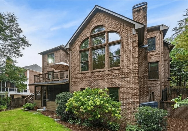 Photo - 2262 Meadowvale Dr NE House