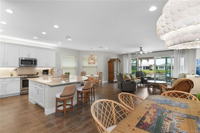 Building Photo - 11933 SW Coral Cove Pkwy