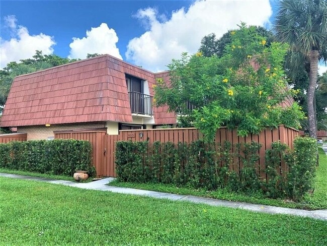 Building Photo - 623 Buttonwood Ln