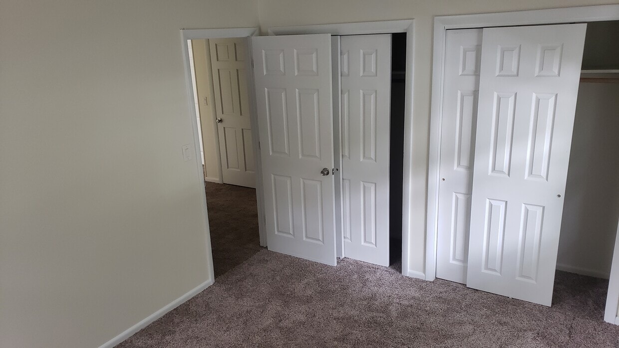BEDROOM CLOSETS - 44 Grand Blvd