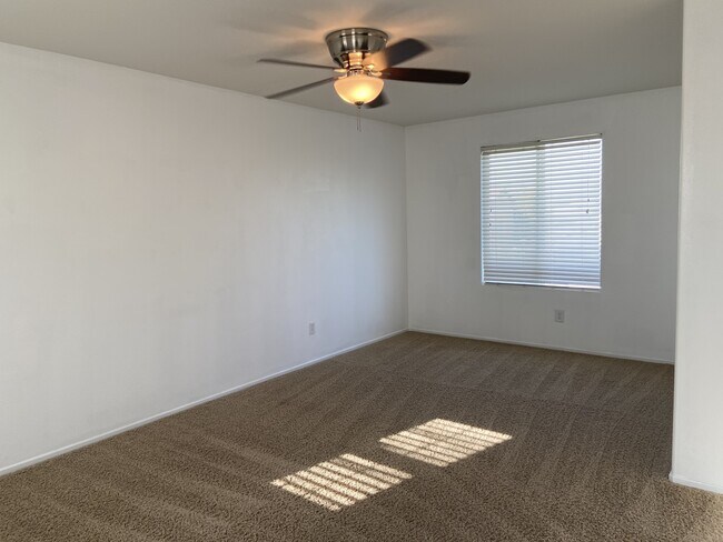 Building Photo - 5611 Artesano Ct
