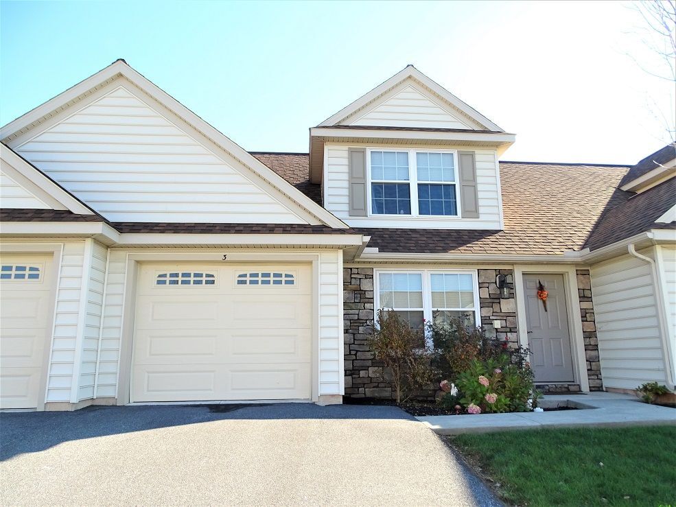 3 Arrow Head Dr, Elizabethtown, PA 17022 Townhome Rentals in