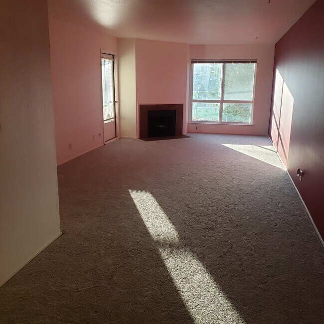 Living Room - 1551 Southgate Ave