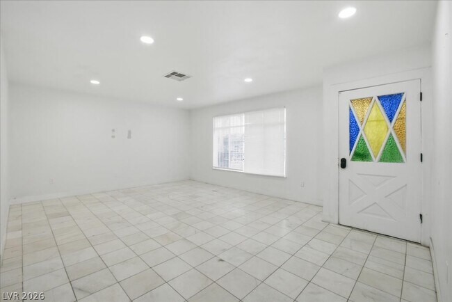 Foto del edificio - 4013 Esmeralda Ave