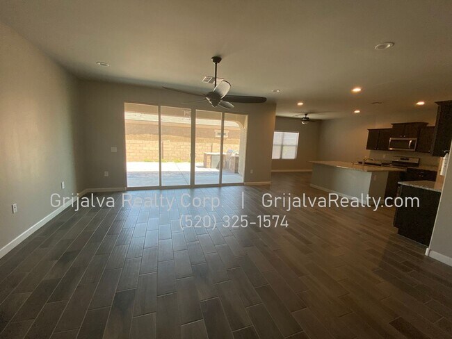 Foto del edificio - Newer 4 BR Home in Sahuarita for Rent **MOVE-IN SPECIAL**  (Sahuarita Rd/La Canada)