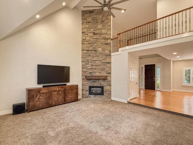 Foto del edificio - 1615 E Lakeview Way