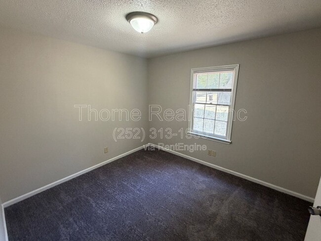 Building Photo - 2249 Sherwood Ave