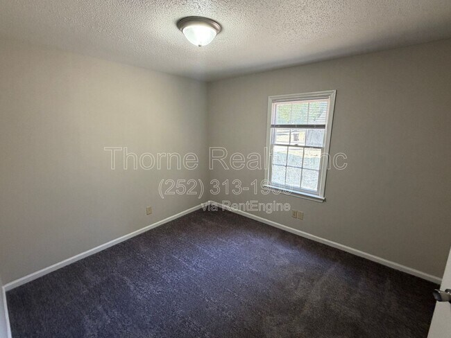 Foto del edificio - 2249 Sherwood Ave