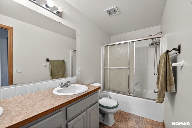 Foto del edificio - Charming 3BR Townhome in Lacey