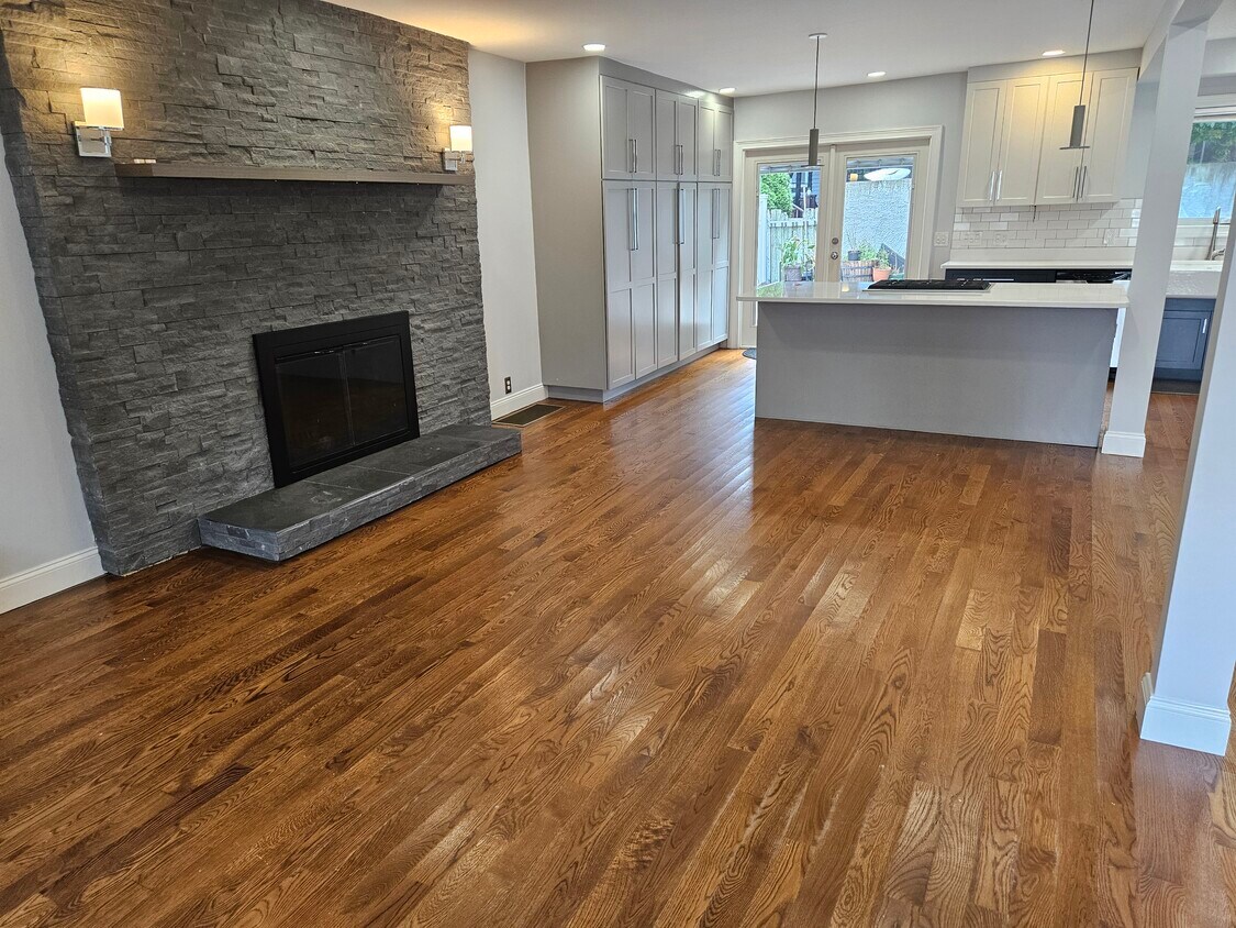 Foto principal - 711 E 7th St