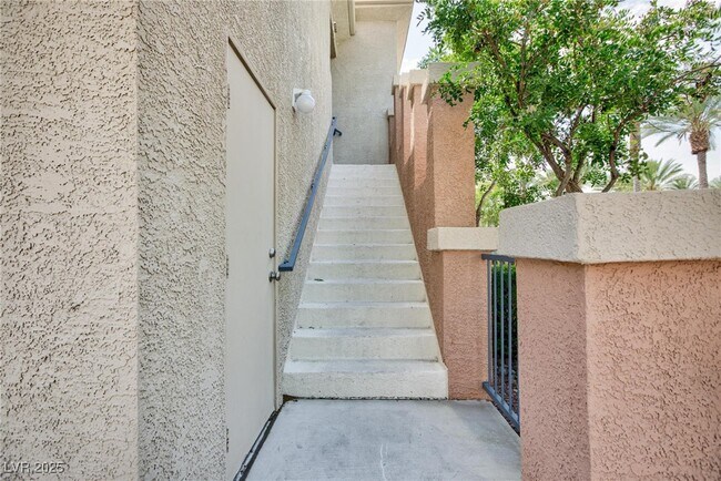 Foto del edificio - 10720 Amber Ridge Dr