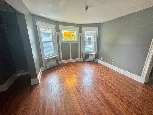 Building Photo - Stunning Renovated 6-Bedroom Home Near Dow...