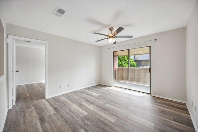 Foto del edificio - 15534 Zabolio Dr