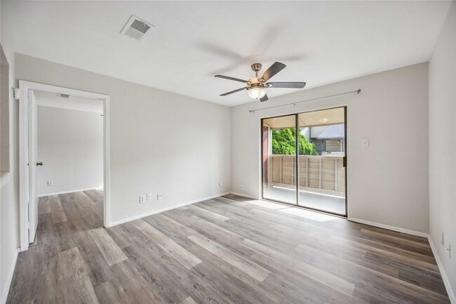 Building Photo - 15534 Zabolio Dr