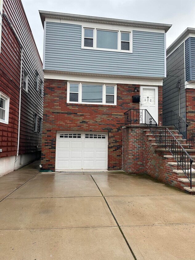 172 Prospect Ave Unit 1, Bayonne, NJ 07002 Room for Rent in Bayonne