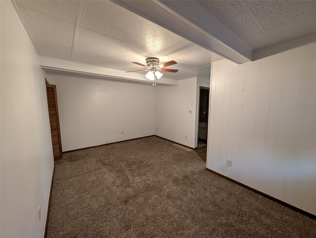 Foto del edificio - 3688 W Lake Rd