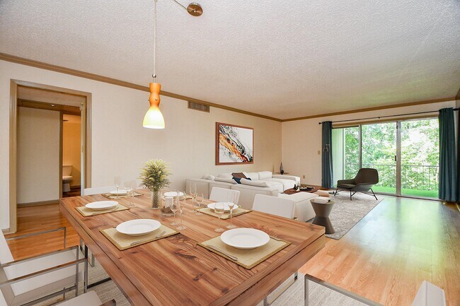 Building Photo - 6533 Bayou Glen Rd