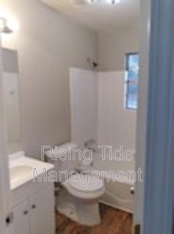 Foto del edificio - 428 21st Ave NE