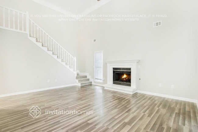 Building Photo - 4132 Maple Ln