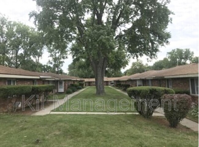 Foto del edificio - 6215 Jackman Rd