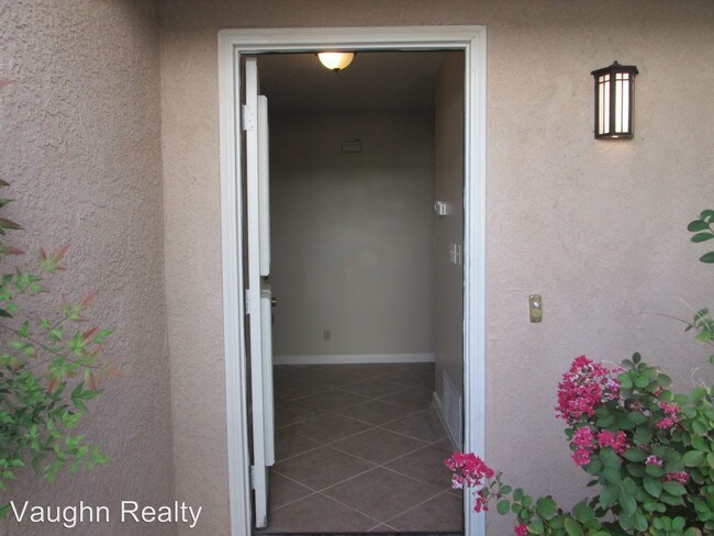 Building Photo - 4 br, 2 bath House - 525 S. Alvord St.