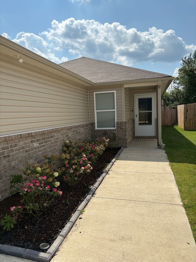 Foto del edificio - 3 bed, 2 bath available for rent now!