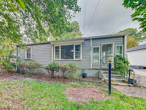 Building Photo - 369 Enota Pl SW