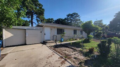 Building Photo - 617 59th Ave Dr W