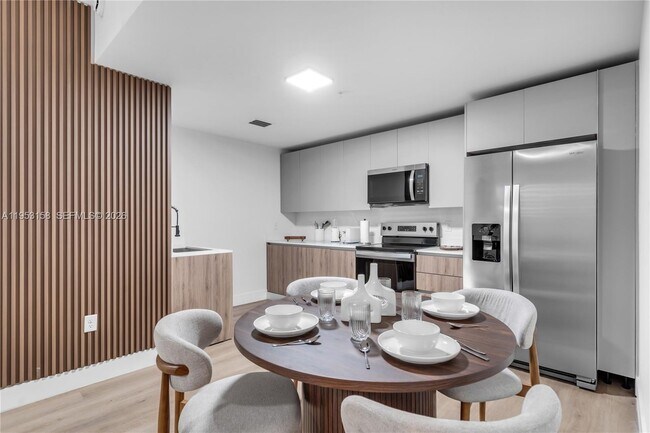 Foto del edificio - 3728 NW 19th Ave