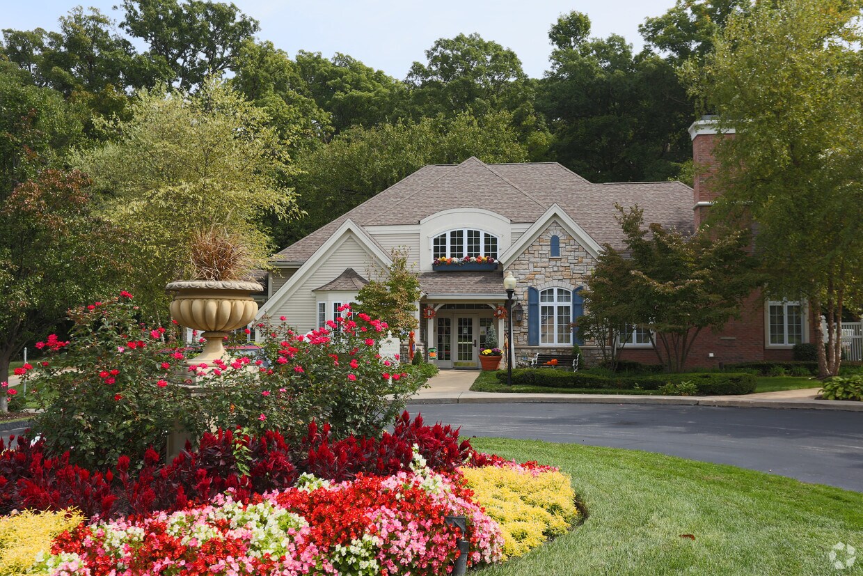 Park Meadows Apartments Apartments in Ballwin, MO