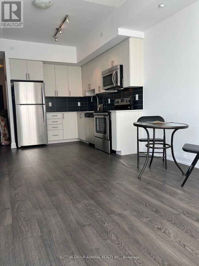 Photo du bâtiment - 7900 Bathurst St