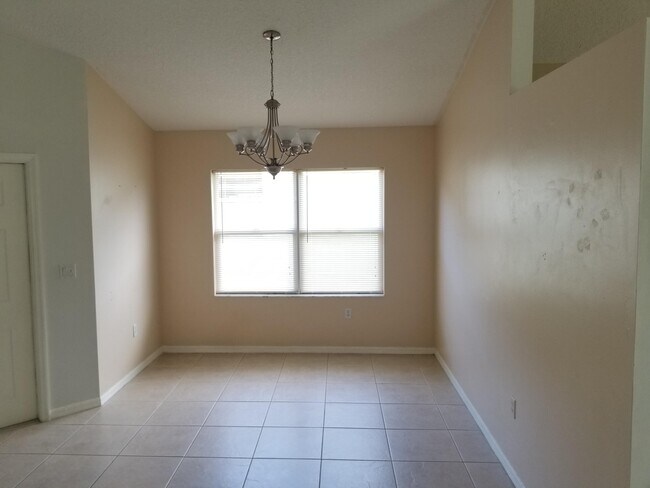 Building Photo - 538 SW Indian Key Dr