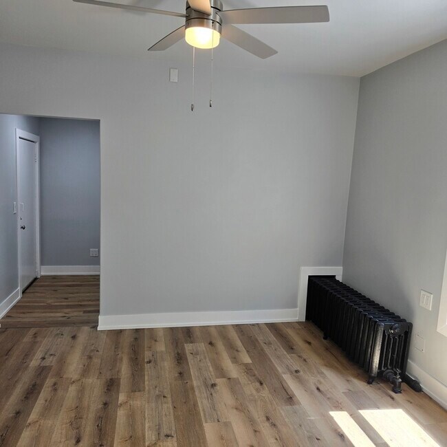 Foto del edificio - 4137 N Bernard St