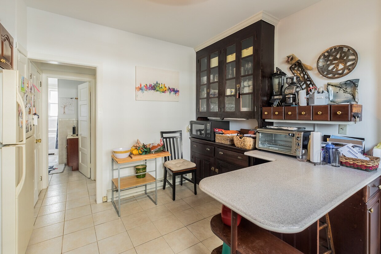 Kitchen - 214 Fayette St
