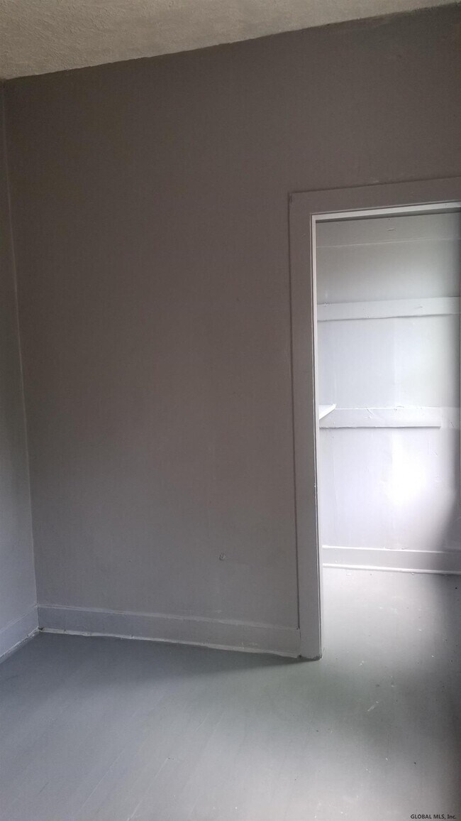 Foto del edificio - 293 1st St