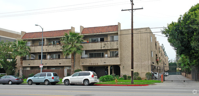 Building Photo - 18558 Roscoe Blvd