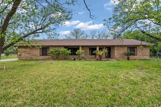 Building Photo - 424 W Nicholson St